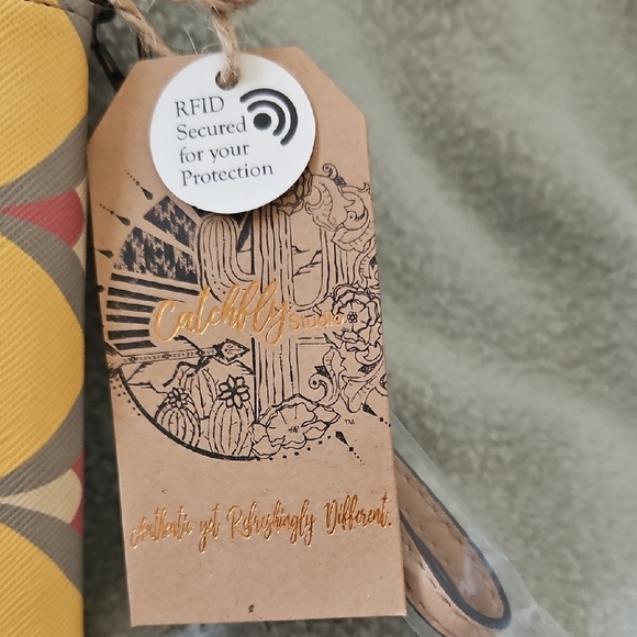 Yellow and Pink Geometric Pattern Wallet - Picture 2 of 7